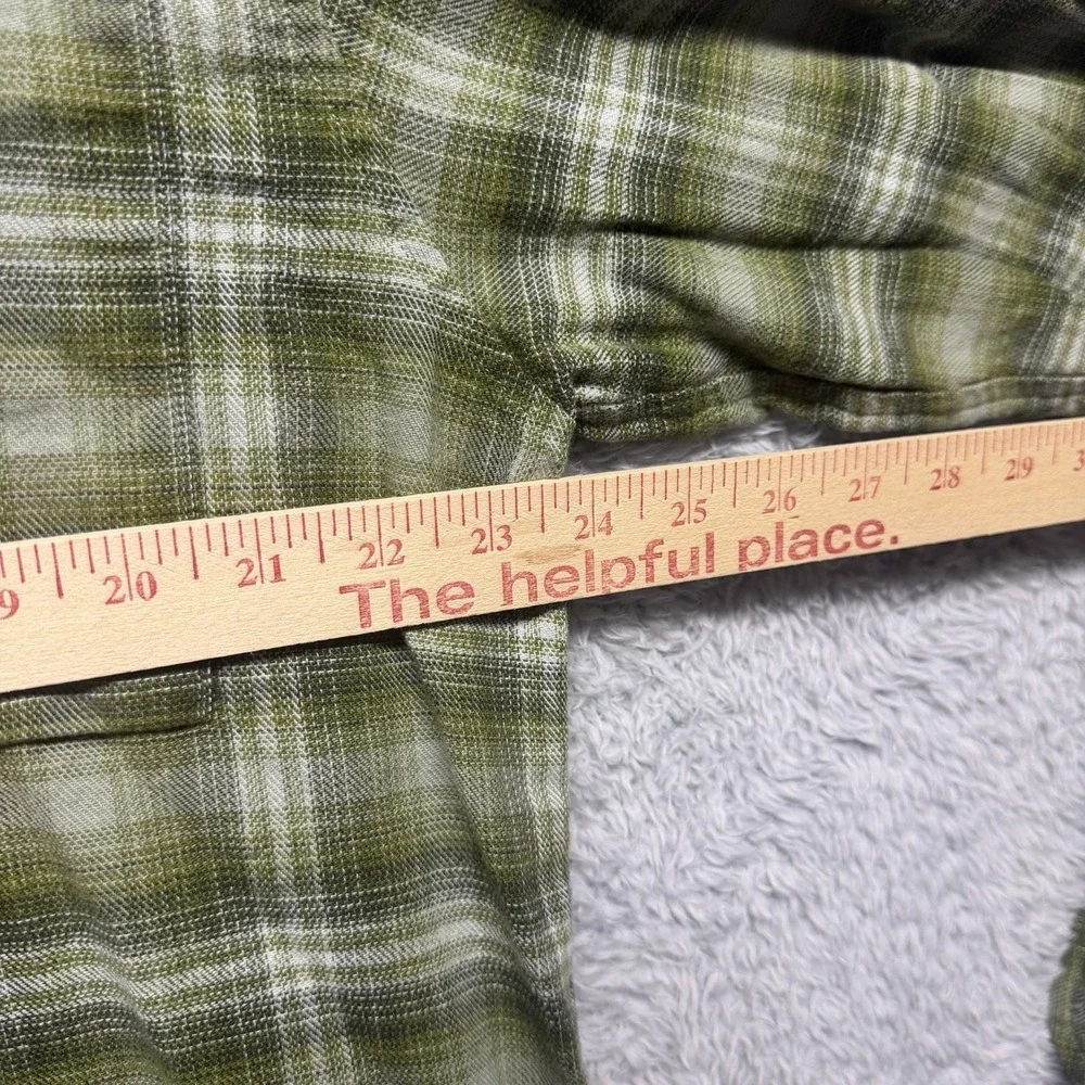 Under Armour Flannel Shirt Mens XL Green Plaid Snap Up Long Sleeve Pocket Logo